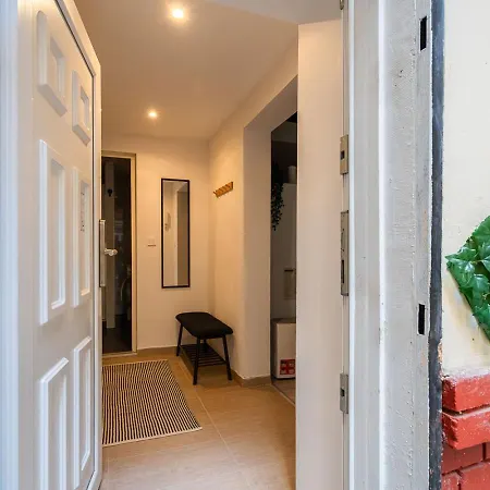 Downtown Gem - Next To Andrassy Street דירה *